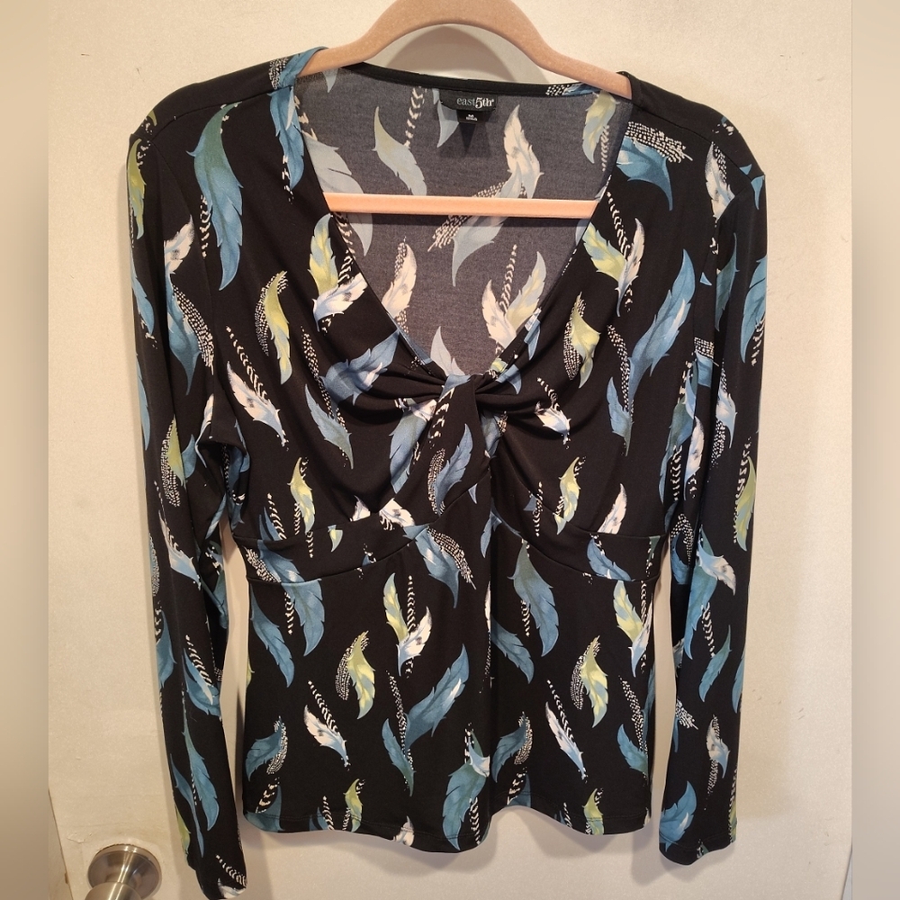 East 5th Women's Slinky Black Feather Print Twist Front Babydoll V-Neck Y2K Top